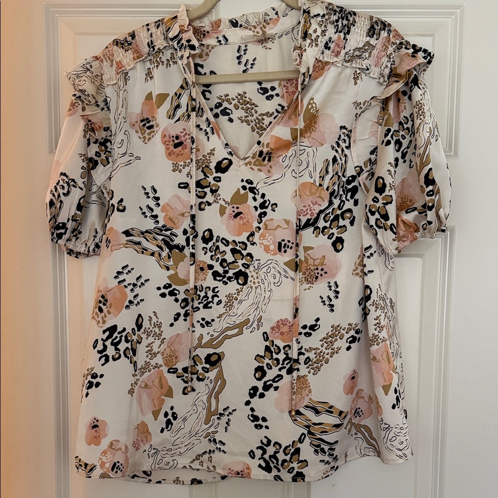 Entro Floral & Animal Print V-Neck Short Sleeve Top - Cream/Pink